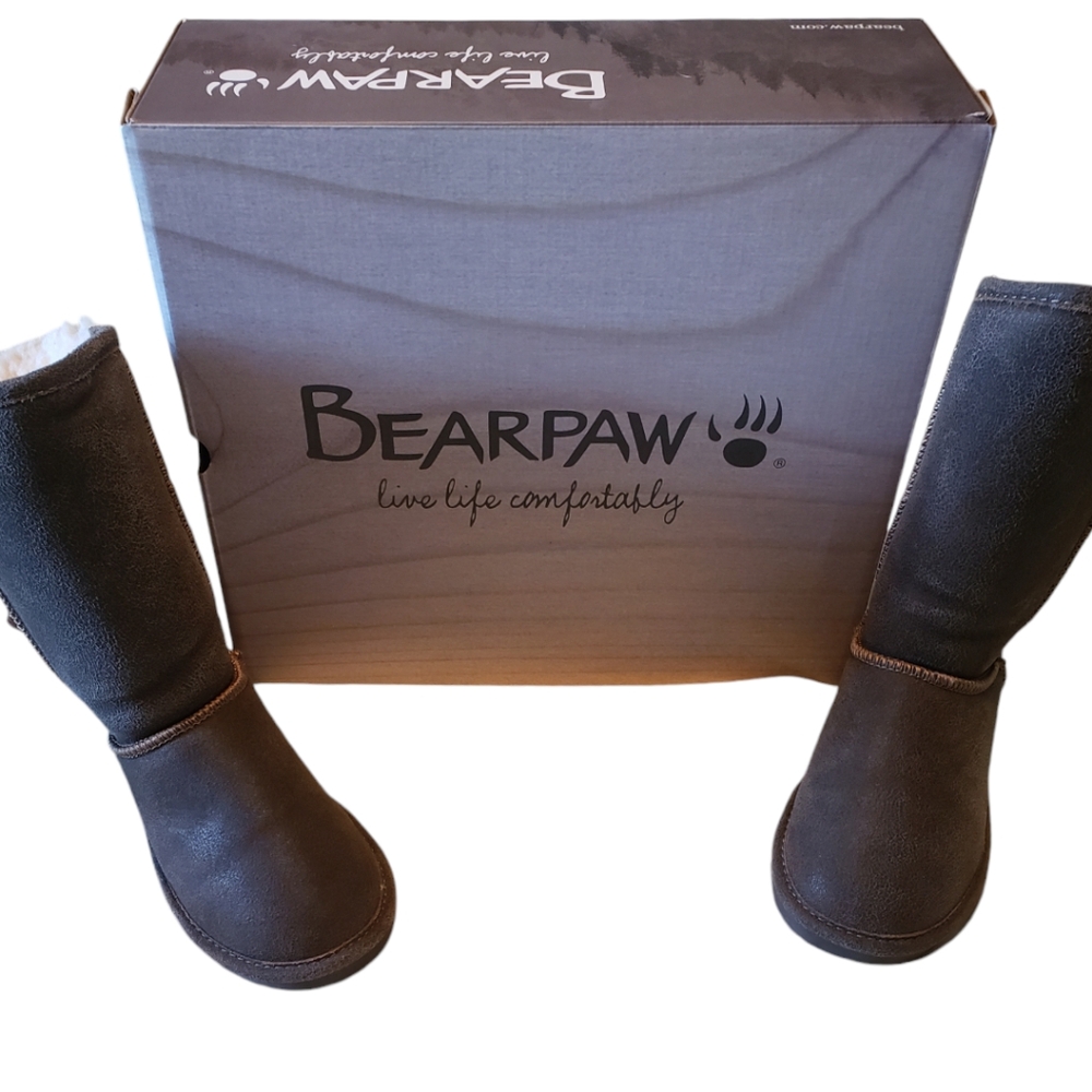 Bearpaw Boshie chestnut sherpa lined boot.  Size 7.